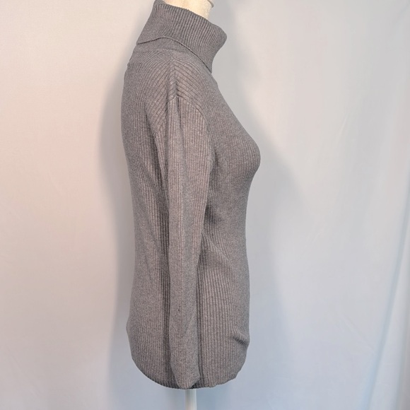 ❤️3/$30 Adika Turtleneck Sweater - Picture 4 of 8